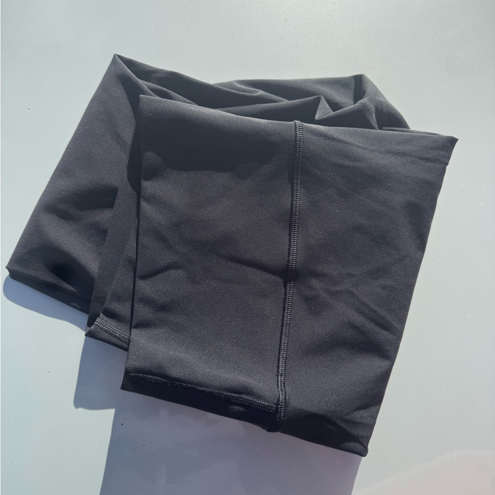 Black LuLulemon leggings
